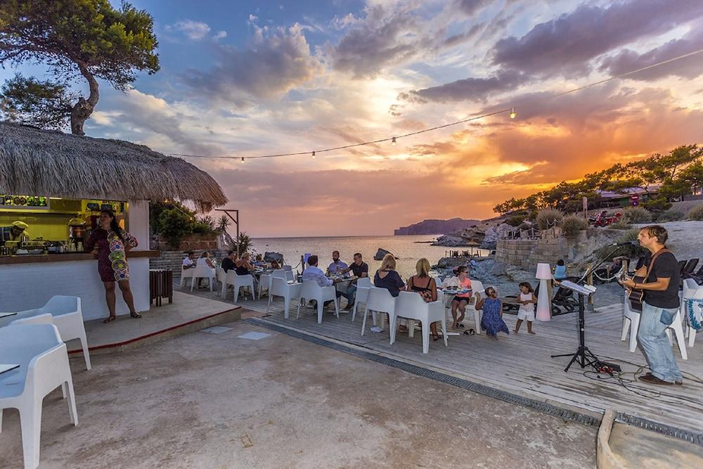 FERGUS Style Cala Blanca Suites Santa Ponsa Esterno foto