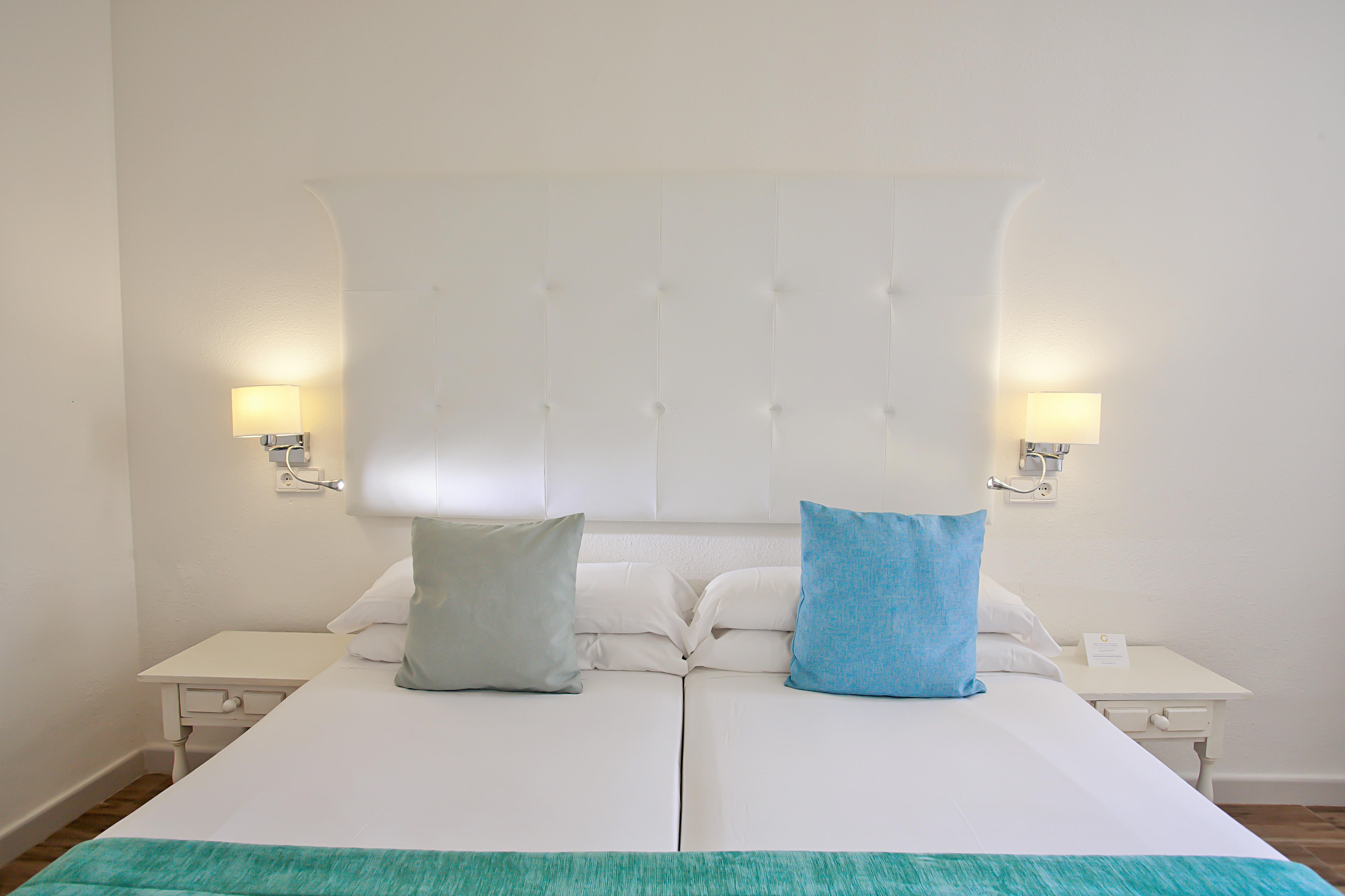 FERGUS Style Cala Blanca Suites Santa Ponsa Esterno foto