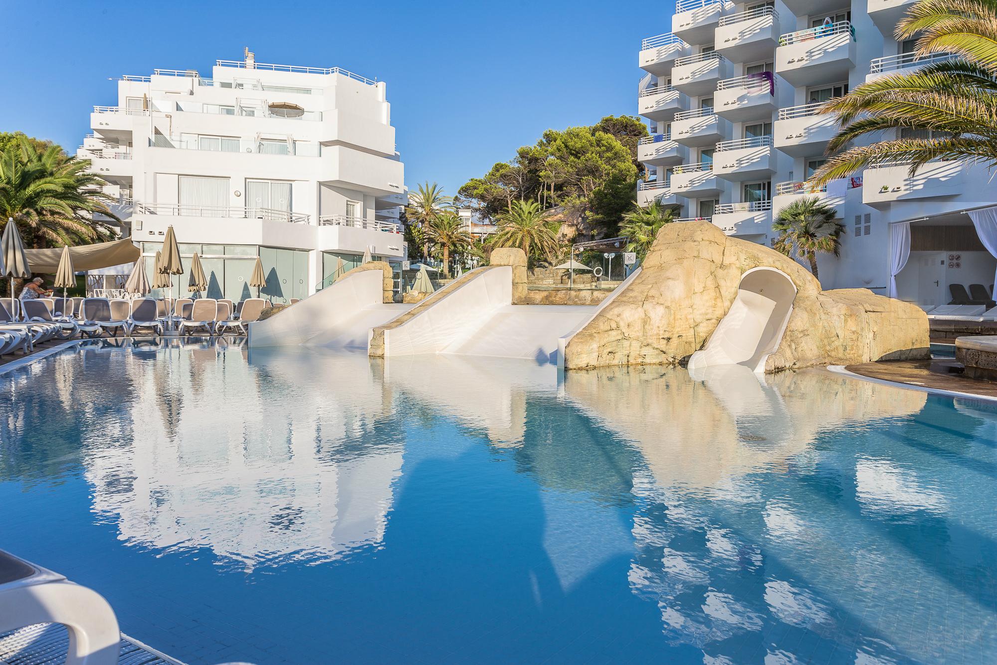 FERGUS Style Cala Blanca Suites Santa Ponsa Esterno foto