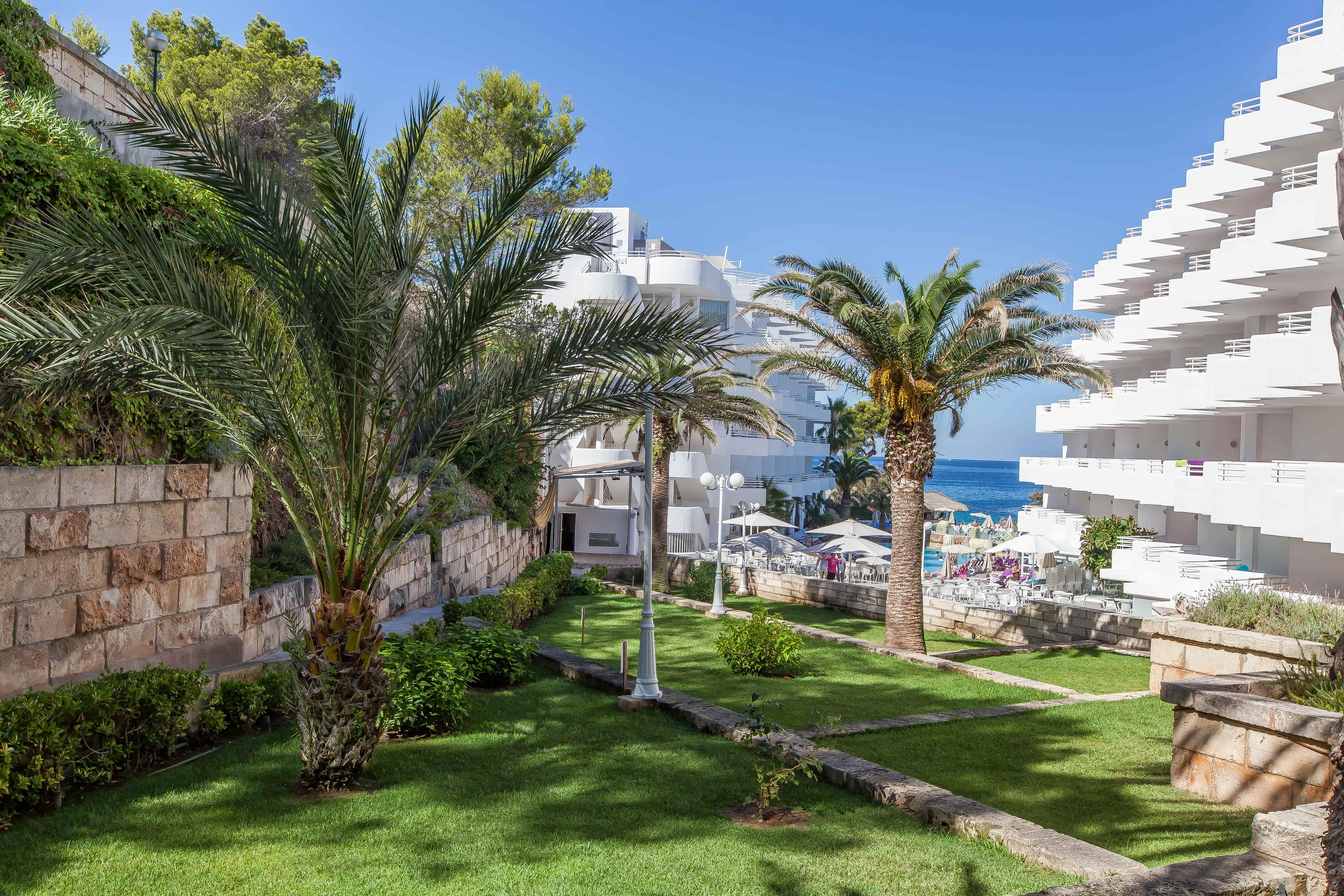 FERGUS Style Cala Blanca Suites Santa Ponsa Esterno foto