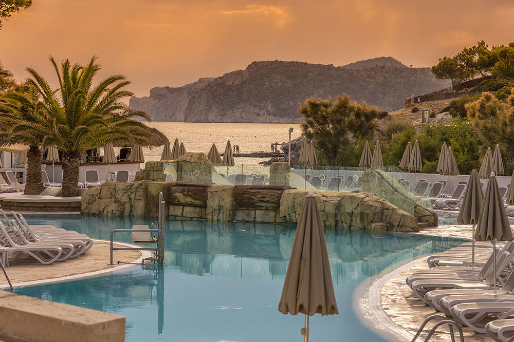 FERGUS Style Cala Blanca Suites Santa Ponsa Esterno foto